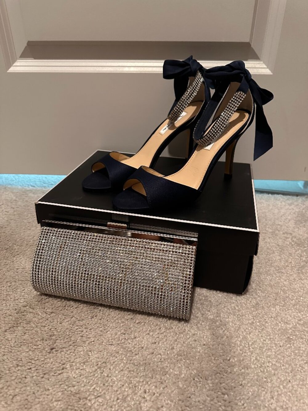 Nina / Clutch